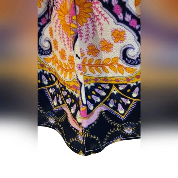 Rose + Olive - Bohemian Sleeveless Top​​​​​ - Picture 3 of 5